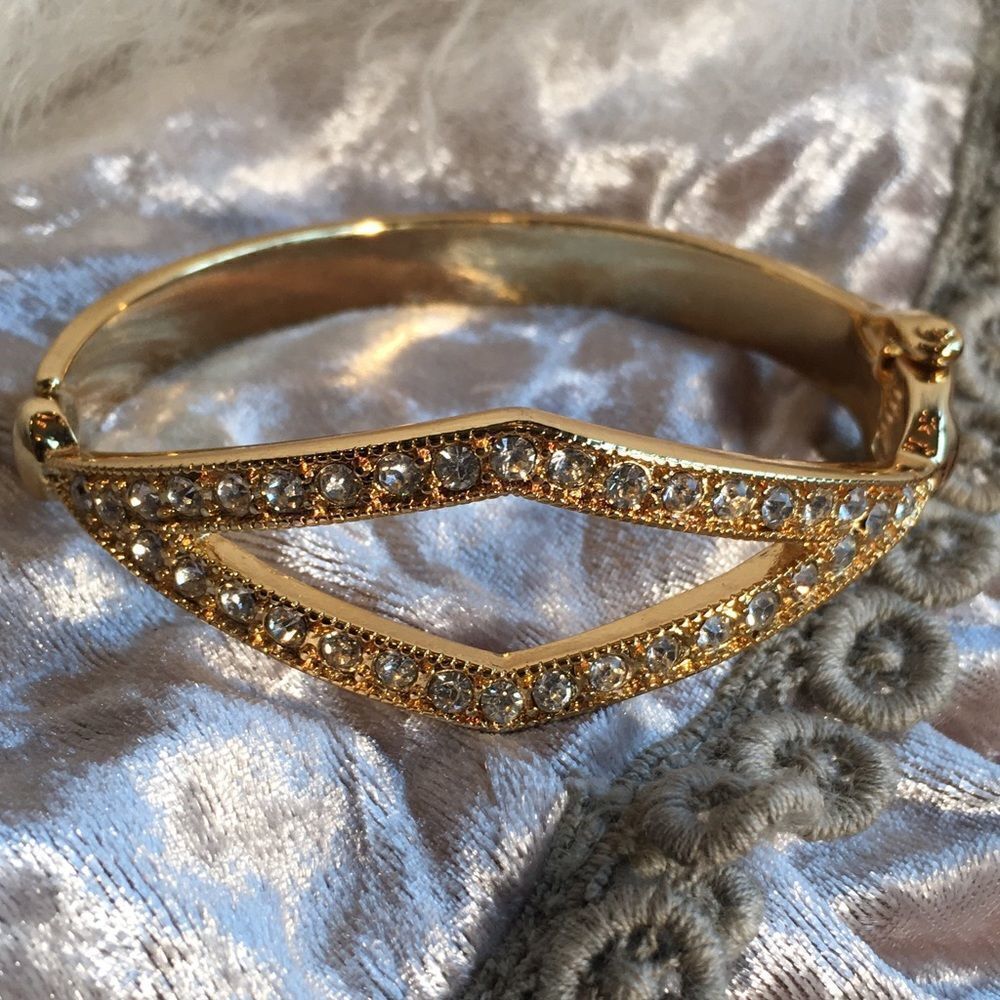 Diamond Shaped Bracelet! 